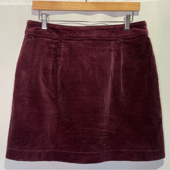 LOFT Corduroy Mini Pocket Skirt in Deep Burgundy Size 8 NWT - Picture 5 of 7